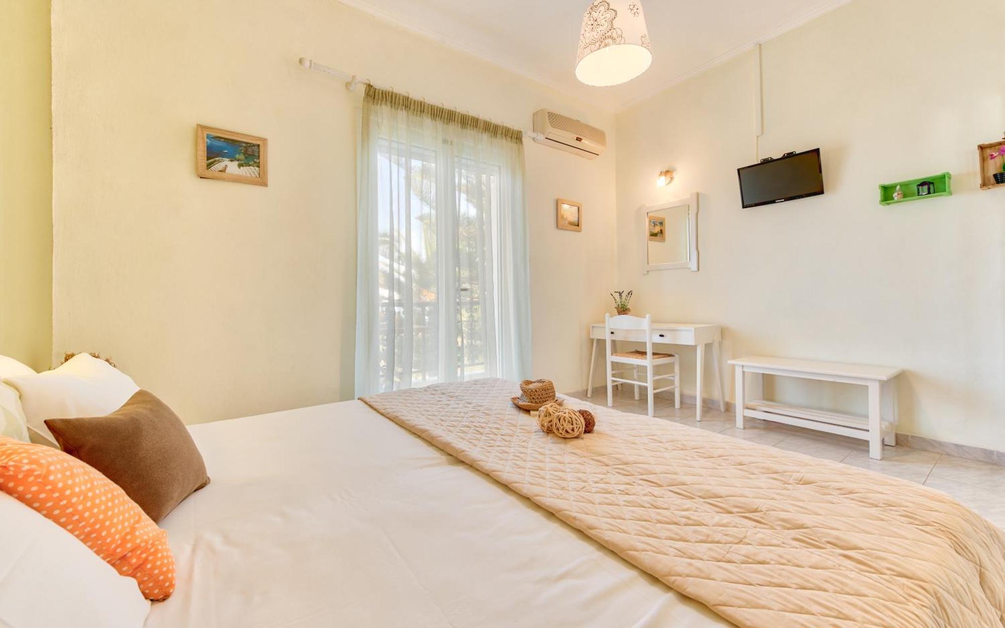Panorama Studios & Apartments Амуді Екстер'єр фото